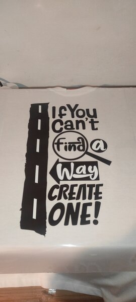 Personalizez tricouri, hanorace & sepci - cadouri cu poze, nume, logo