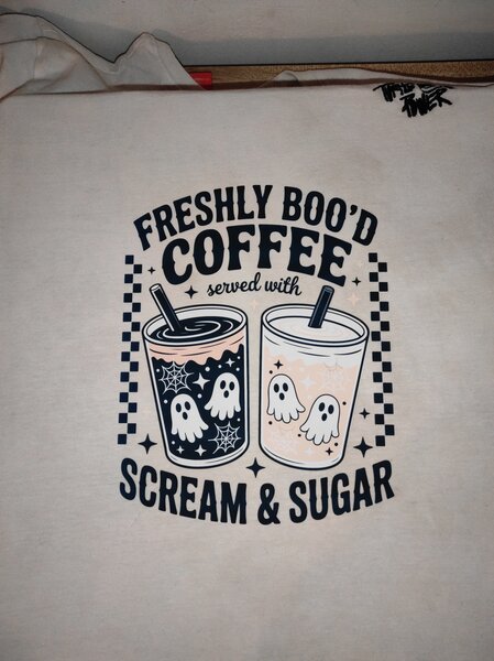 Personalizez tricouri, hanorace & sepci - cadouri cu poze, nume, logo